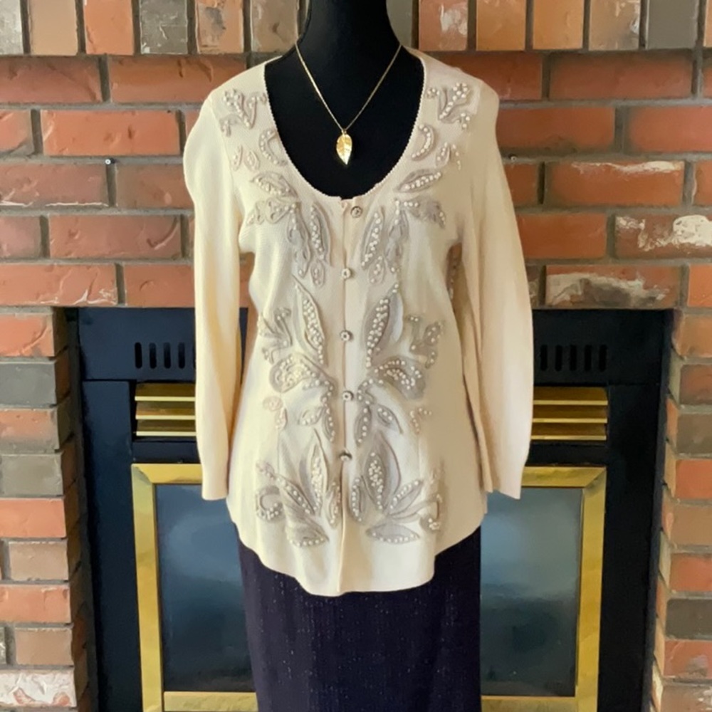 Anthropologie Knitted & Knotted sweater